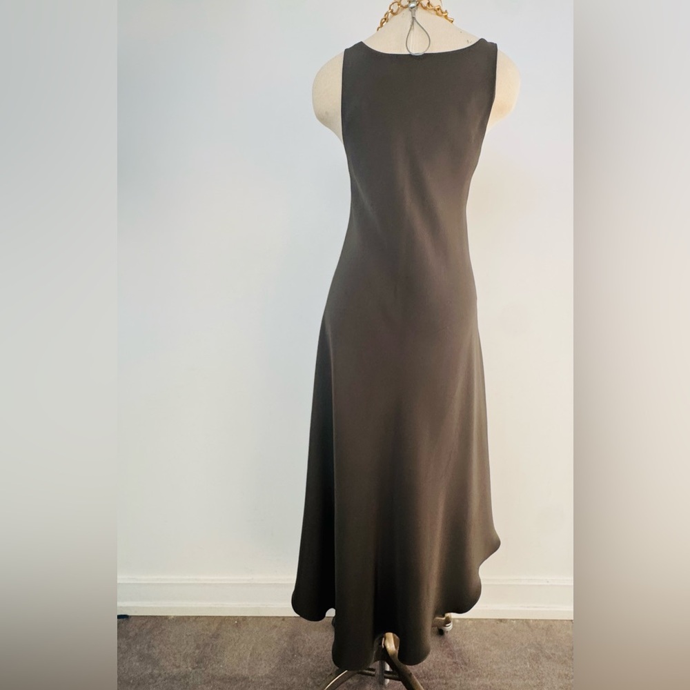 Sleek Elegant Dark Green Scoop-Neck Silk Maxi Dress - Peter Cohen - Picture 6 of 11